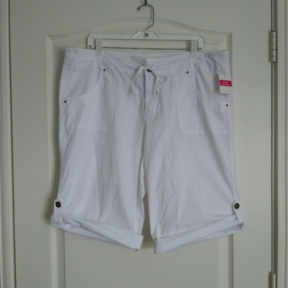 fresh produce Pants - New Fresh Produce Shorts/Capri Womens Plus 2X